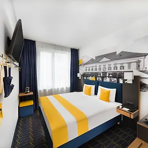 Hotel D8, Budapešť
